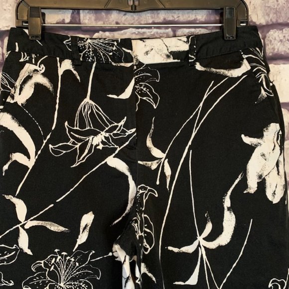 Larry Levine Black Floral Crop Pants Size 10 - Picture 2 of 9